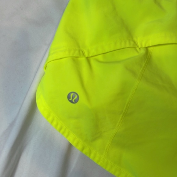 Lululemon Speed Ups Sz 2 in Highlight Yellow - Picture 2 of 6